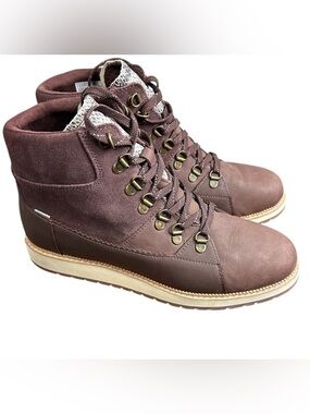 TOMS Women's Mesa Waterproof Ankle Boots in a brown leather and suede finish